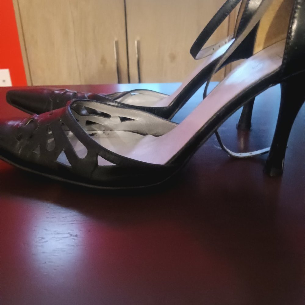BCBG heels - Picture 3 of 3